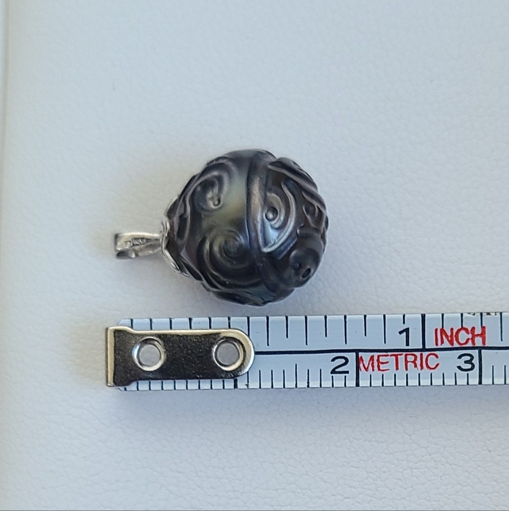 Carved Freshwater Pearl (pendant only, no chain)